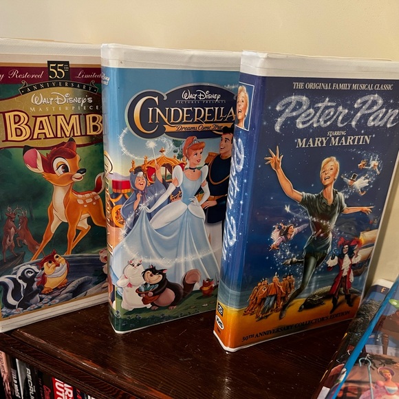 Lot of Ten (10) Disney VHS Tape Rated with Three (3) New Sealed Rated G & One PG - Picture 5 of 8